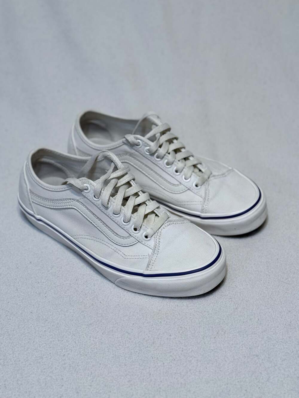 Streetwear Retro Y2K Vans Old Skool Tapered Canvas Sneakers in White with white
